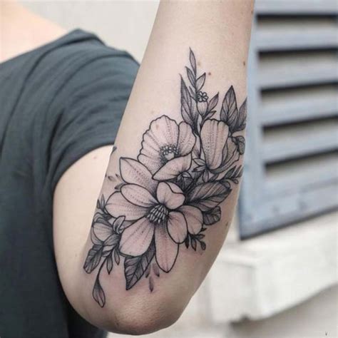 tatuaggi braccio fiori